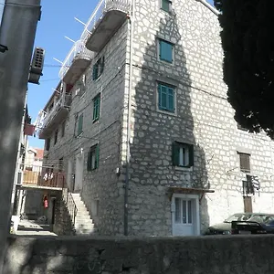 3* Pensión Periko
