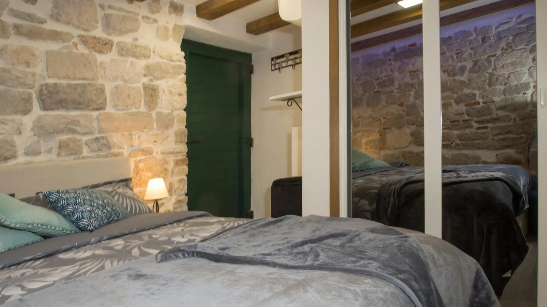Old Center Cozy Room Split Bed & Breakfast